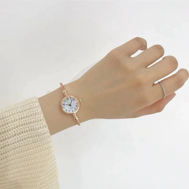 Reloj de Cuarzo Artístico: Elegancia Única y Vanguardista