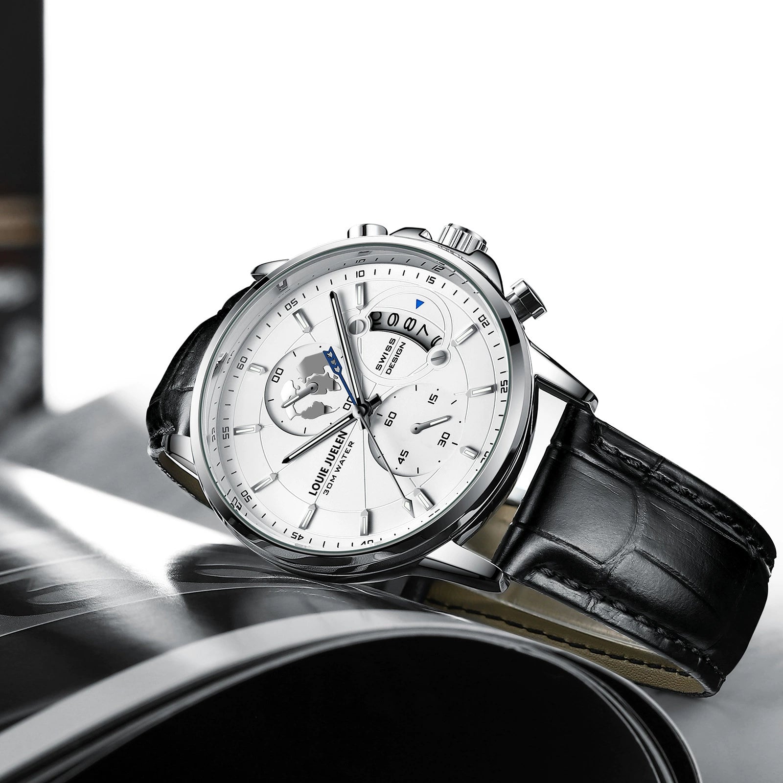 Reloj Luminoso de cuero con tres esferas