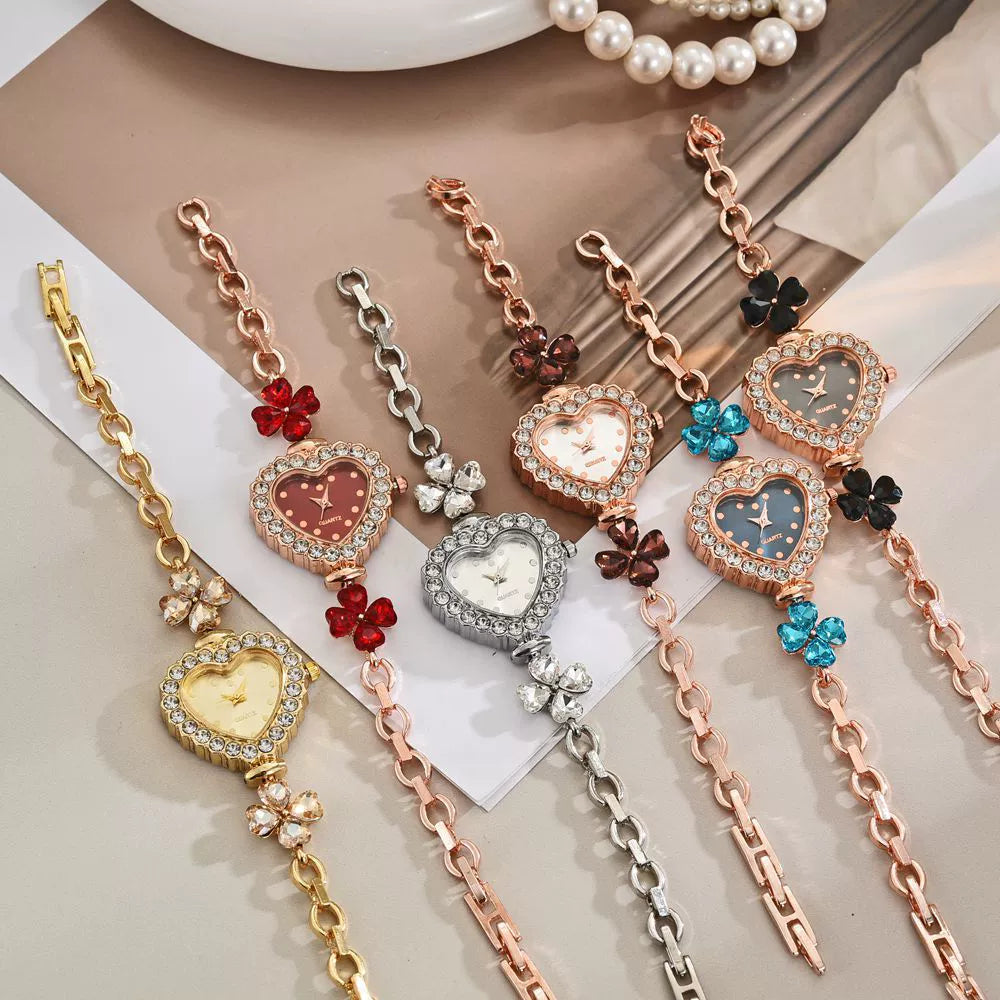 Reloj de Cadena Floral: Un Corazón de Alta Gama