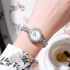 Reloj Sirena Redonda: La Esencia del Lujo Ligero