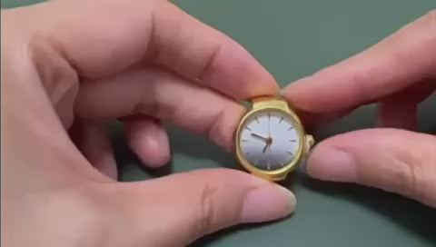 Reloj de Anillo Minimalista: Innovación en tu Mano